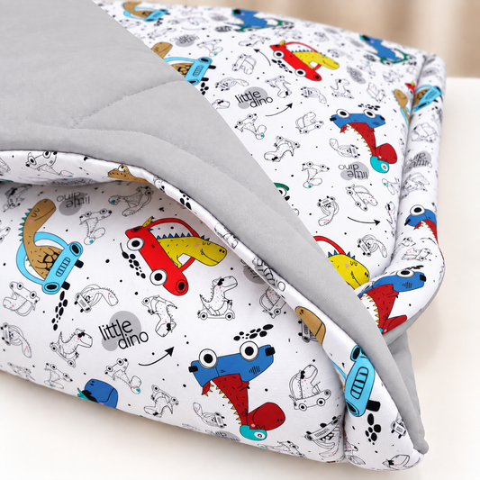 Edredom Estampado Dupla Face para Berço Americano Dino Carros c/ Cinza