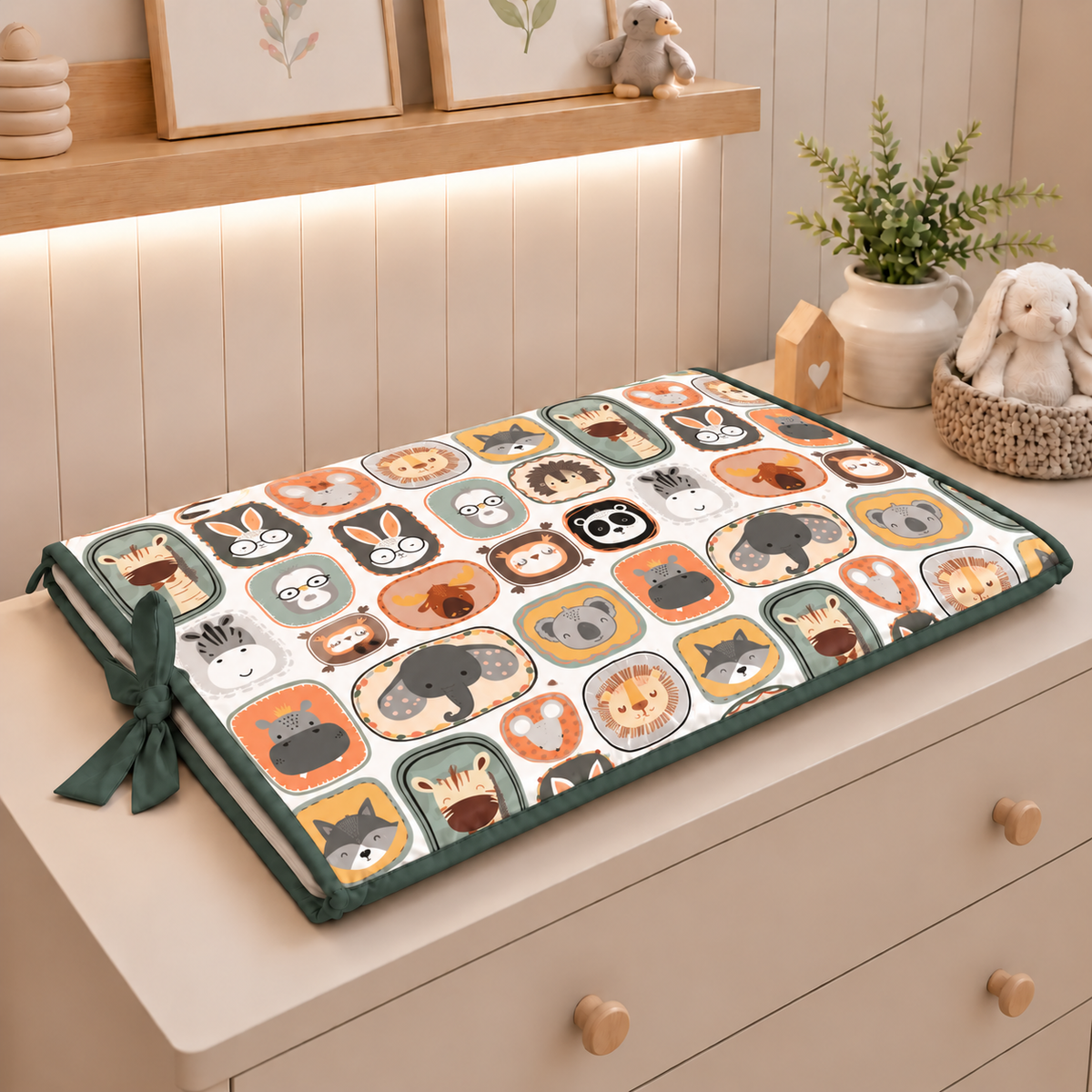 Trocador de Cômoda 70x45x3cm Bichos c/ Verde Escuro