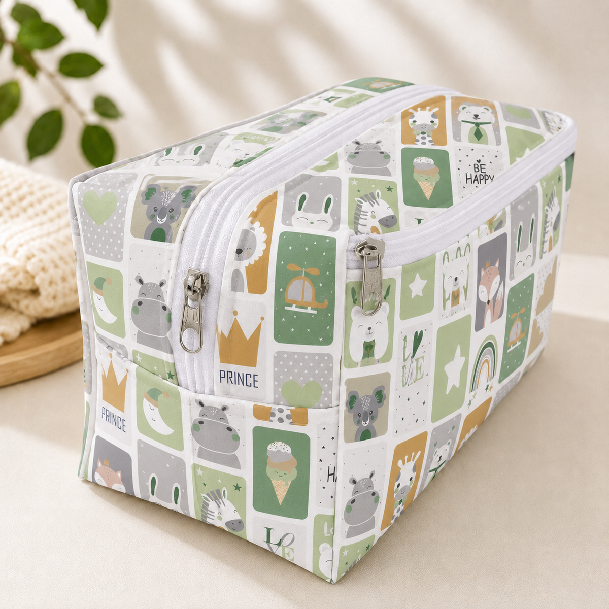 Necessaire Porta Fraldas e Lenço Umedecido 3 Compartimentos Bichos Verde