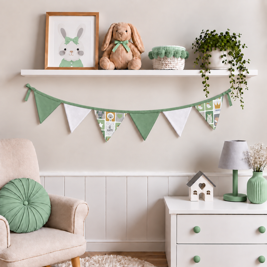 Bandeirinhas Decorativas 1,50m Bichos Verde c/ Verde Menta