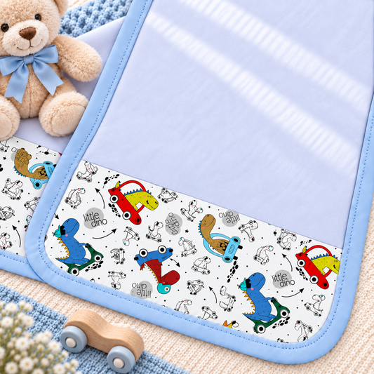 Toalha de Ombro Malha Dupla Penteada Dino Carros c/ Azul Bebê