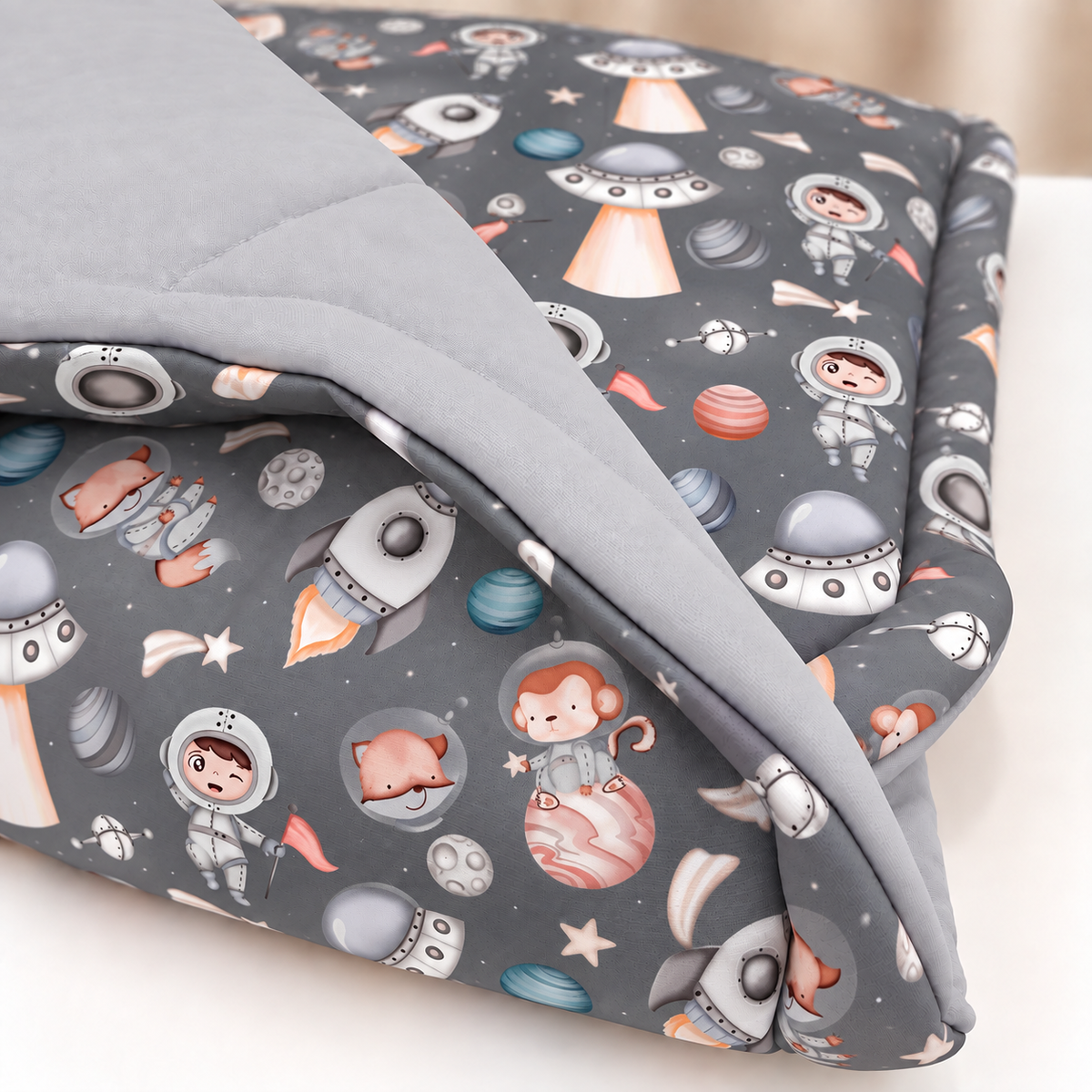 Edredom Estampado Dupla Face para Mini Berço Espaço Cinza