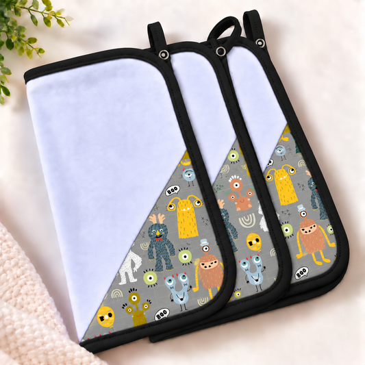 Toalha de Boca Malha Dupla Penteada Premium Monstros c/ Preto | Kit com 3 Unidades