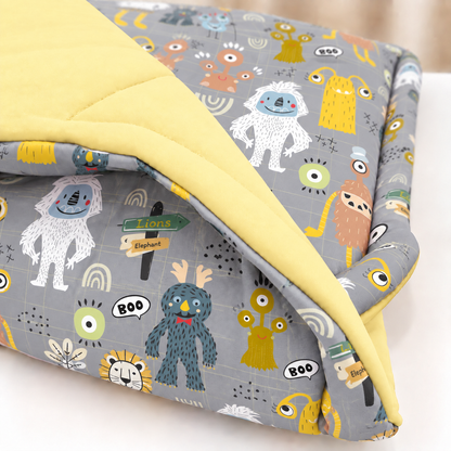 Edredom Estampado Dupla Face para Mini Berço Monstros c/ Amarelo