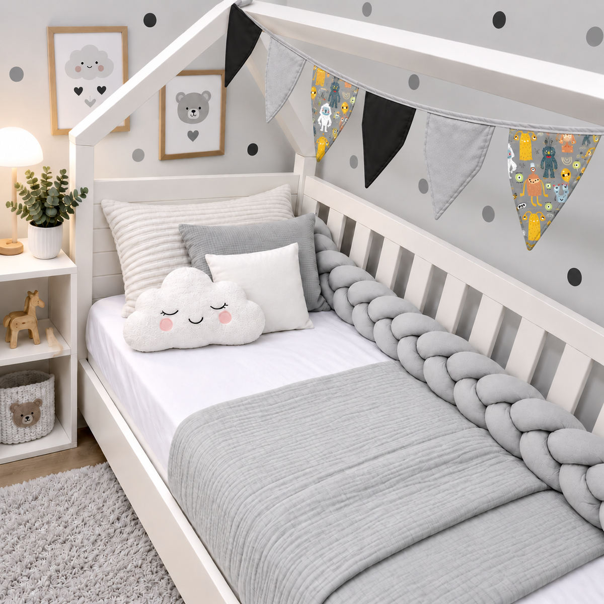 Bandeirinhas Decorativas 2,10m Monstros c/ Preto e Cinza