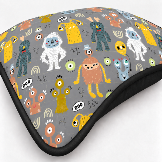 Almofada Decorativa 30cm x 30cm Monstros c/ Preto