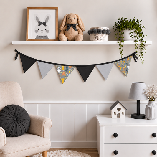 Bandeirinhas Decorativas 1,50m Monstros c/ Preto